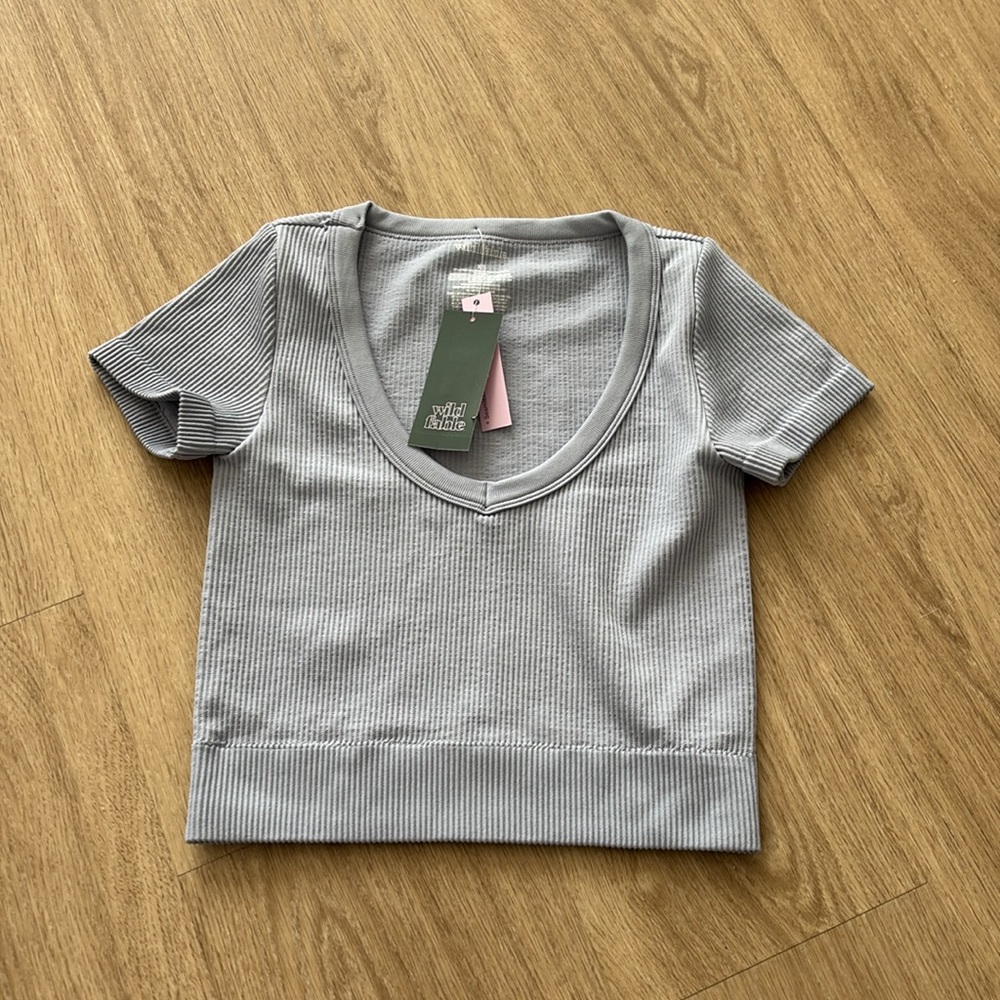 💜NWT💜 Wild Fable Cropped Short Sleeve T-shirt